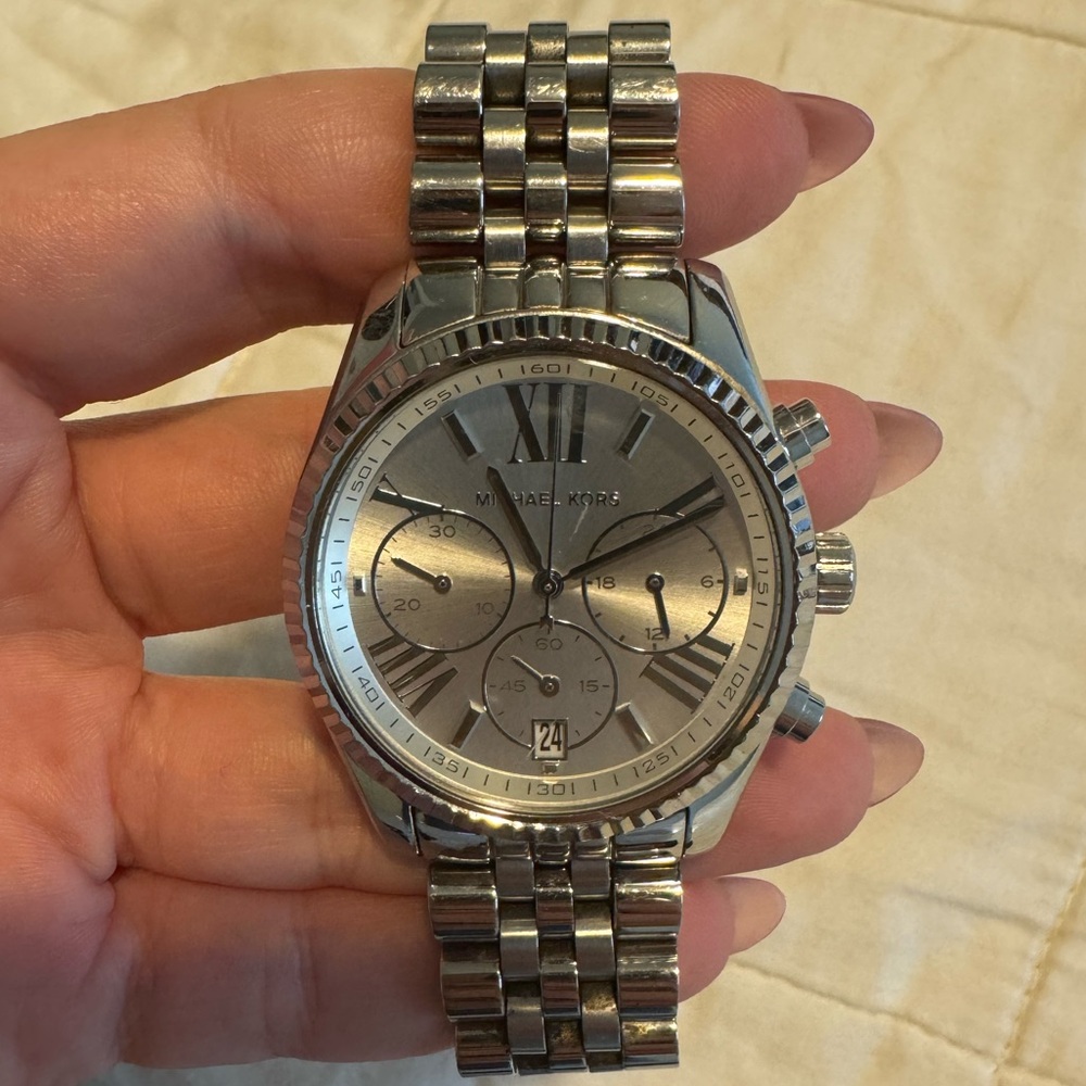 Women’s Michael Kors watch- a few scratches - works great!